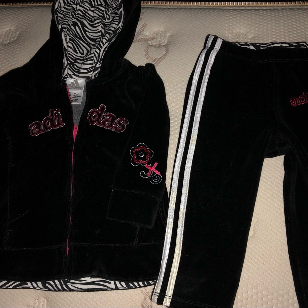 Toddler two-piece zip up jacket and pants Adidas in black size 18 months